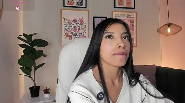 Tiffany_Low webcam