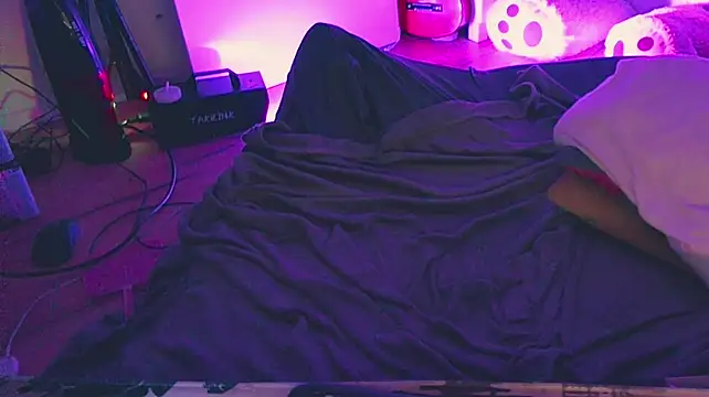 CeriseLapine webcam