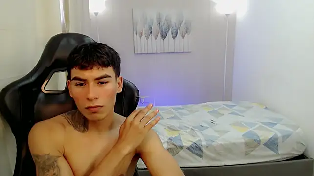 Nina_and_coby_ webcam