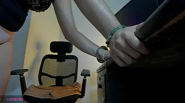 ZoeyValmont webcam