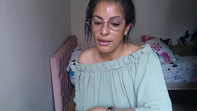 kateleyagrey webcam
