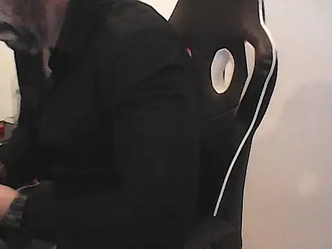 Yorel1109- live cam on StripChat