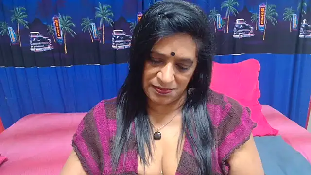 INDIANFUSION live cam on StripChat