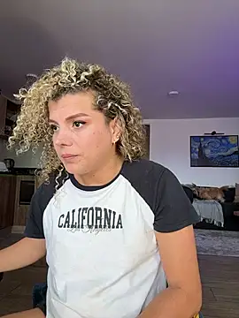 Georgiafox live cam on StripChat