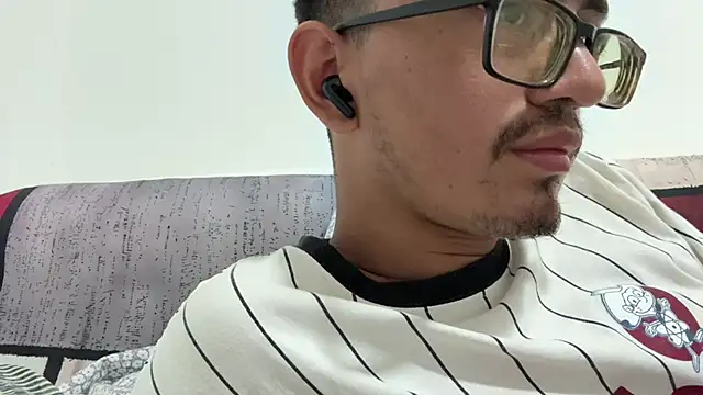 TylerWhite_ live cam on StripChat