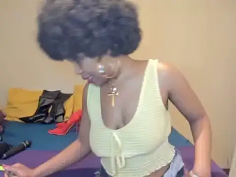 AfricanSquirtingQueen webcam