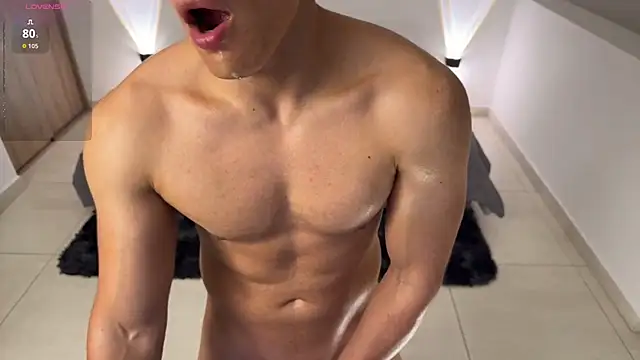 Maxx_Lancaster live cam on StripChat