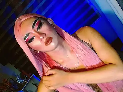 HOLLYWOOD_QUEEN_88 live cam on StripChat