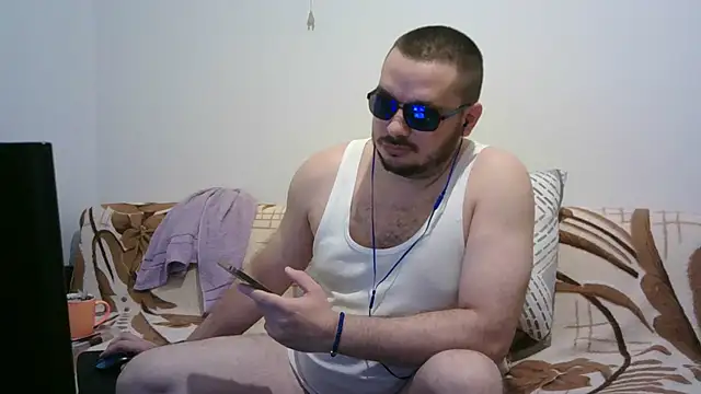 WildBoar_69 live cam on StripChat