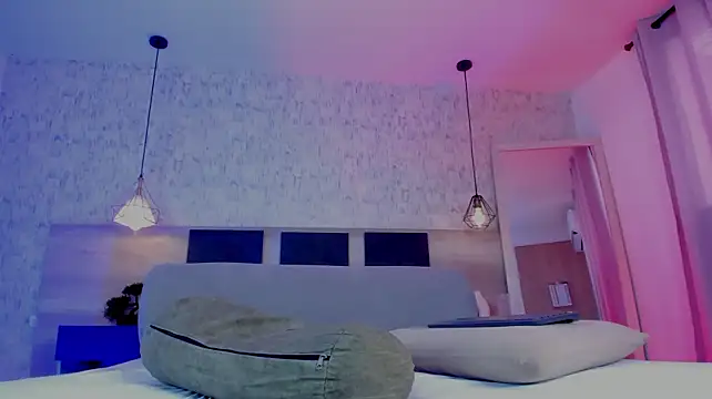 Sasha_Wolff webcam