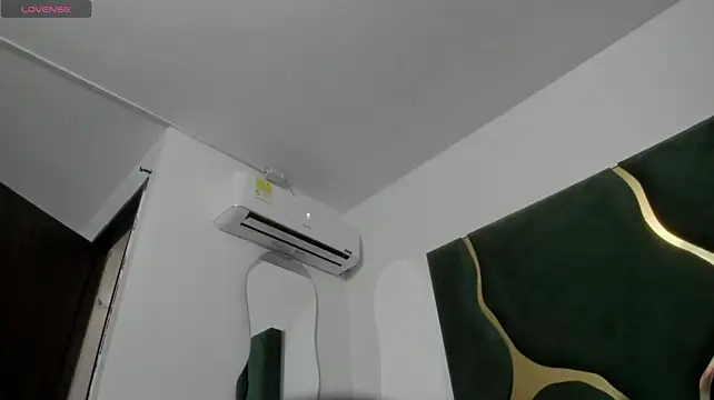 Mila_petiteasm webcam