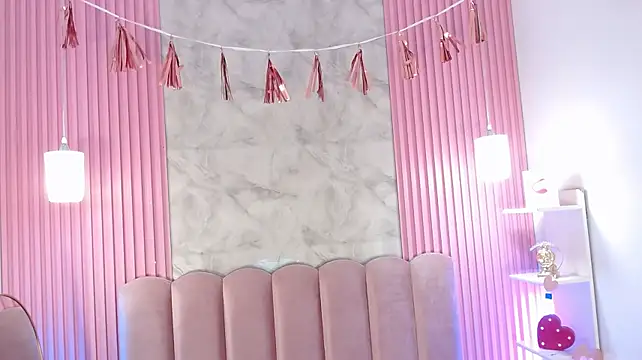 LunaRose18 webcam