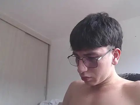 IfindSlav3 live cam on StripChat