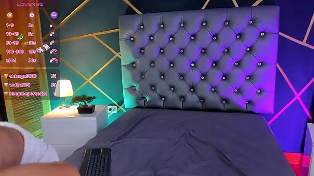 Trevor_Spencer live cam on StripChat