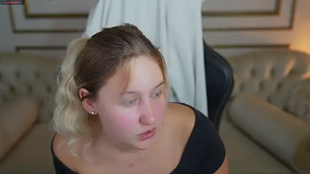 LilySweet054 webcam