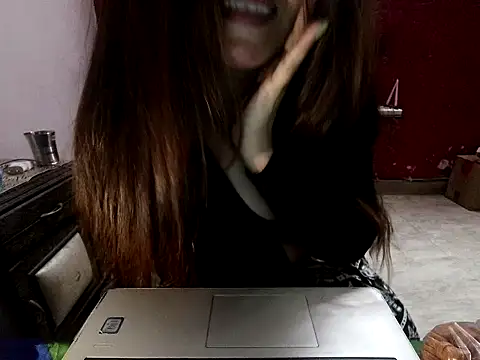 lovely-piya webcam