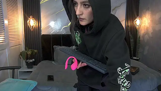 Dark_Dominika webcam
