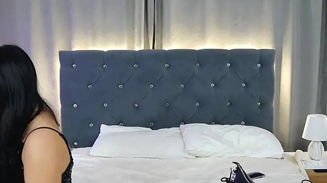 VikkyVonn webcam