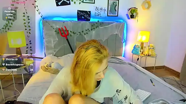 DellaRows webcam