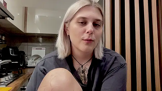 Ella_Bloom webcam