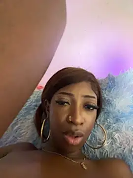 Nina_Velveta webcam