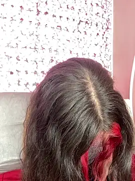 NohaBrooks_Pink webcam