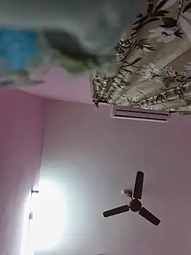 TamilPonnuJeevitha webcam