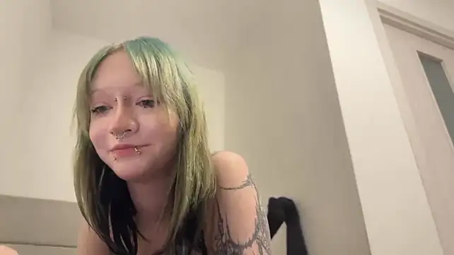 CrystalXross webcam