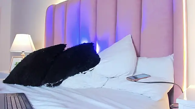 MeganBlue__ webcam