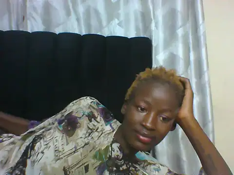Freakysecret_doll webcam