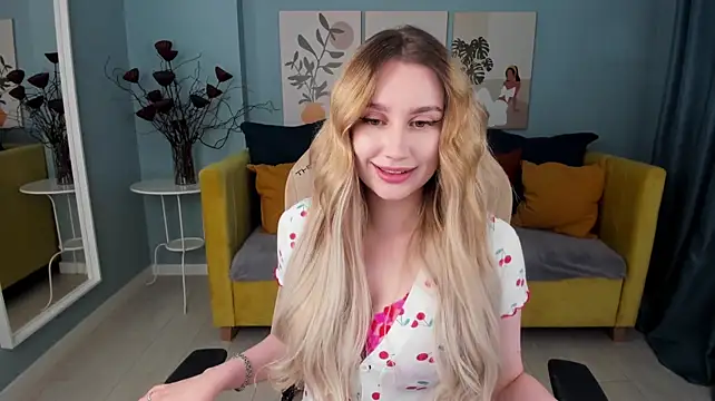 LanaLoon webcam