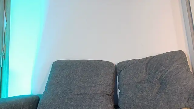 isa_kiss webcam