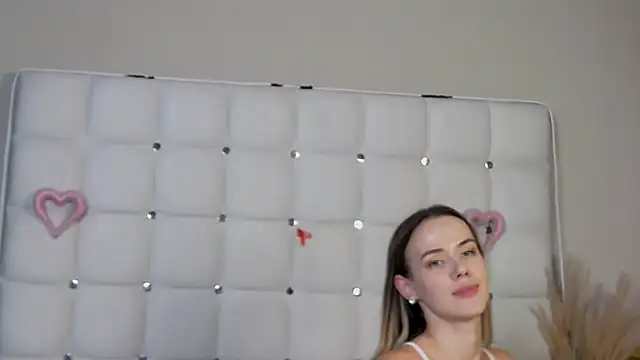 TheMarisa webcam