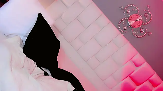 Kisses_Sophia webcam
