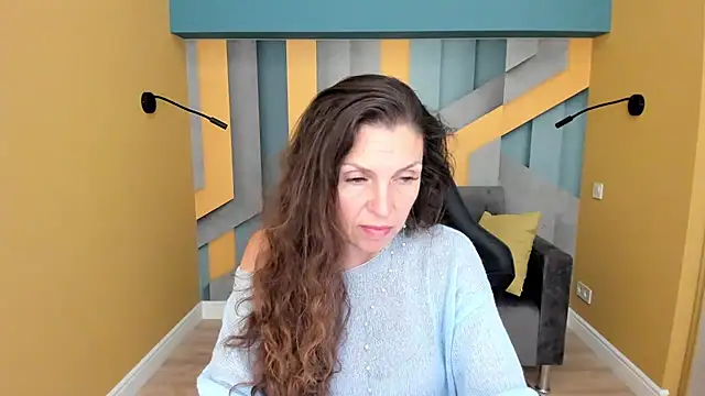 EllaLong webcam