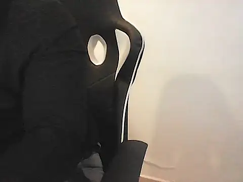 Yorel1109- live cam on StripChat