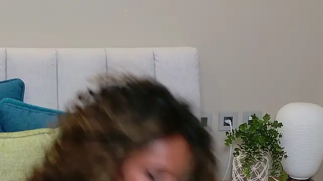 Modèle: ShanialaFrancaise