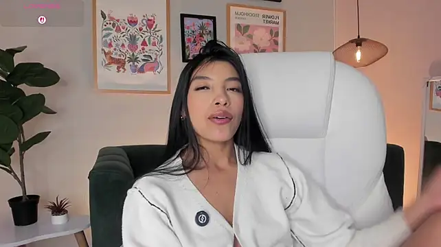 Tiffany_Low webcam