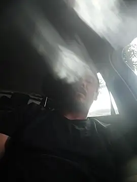 WadedGuzzling webcam
