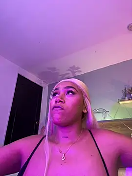 YariRose webcam