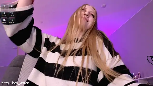 RebeccaAster webcam