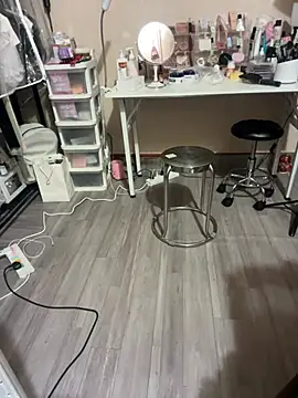 Mina048 webcam