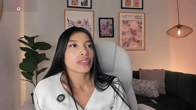 Tiffany_Low webcam