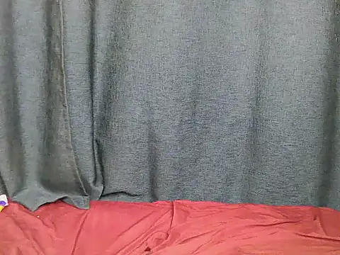 Zari_wet webcam