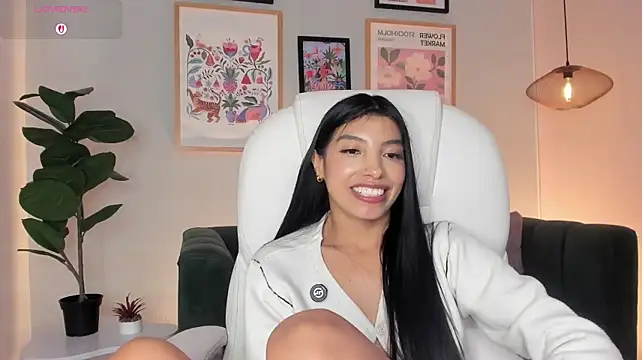 Tiffany_Low webcam