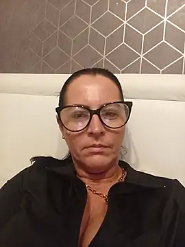 VelvetNaughty-Shem live cam on StripChat