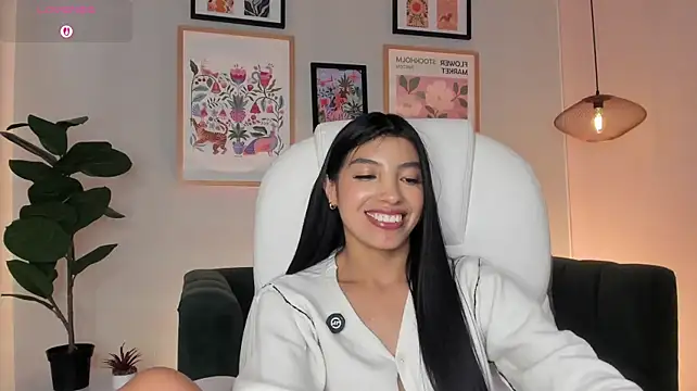 Tiffany_Low webcam