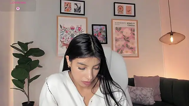 Tiffany_Low webcam
