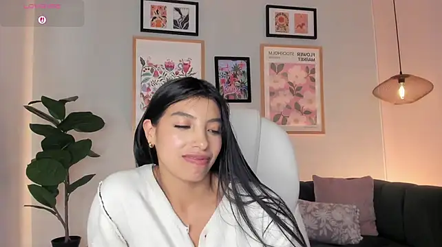Tiffany_Low webcam
