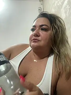 MikyVesela live cam preview